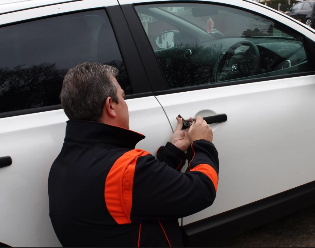 Срочное открытие дверей автомобиля в Юрге